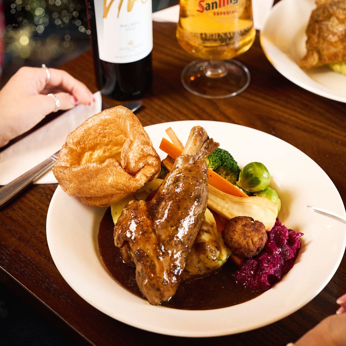 Christmas Day 2025 Lunch, Dinner & Dining at The George & Dragon in Alrewas, Burton upon Trent