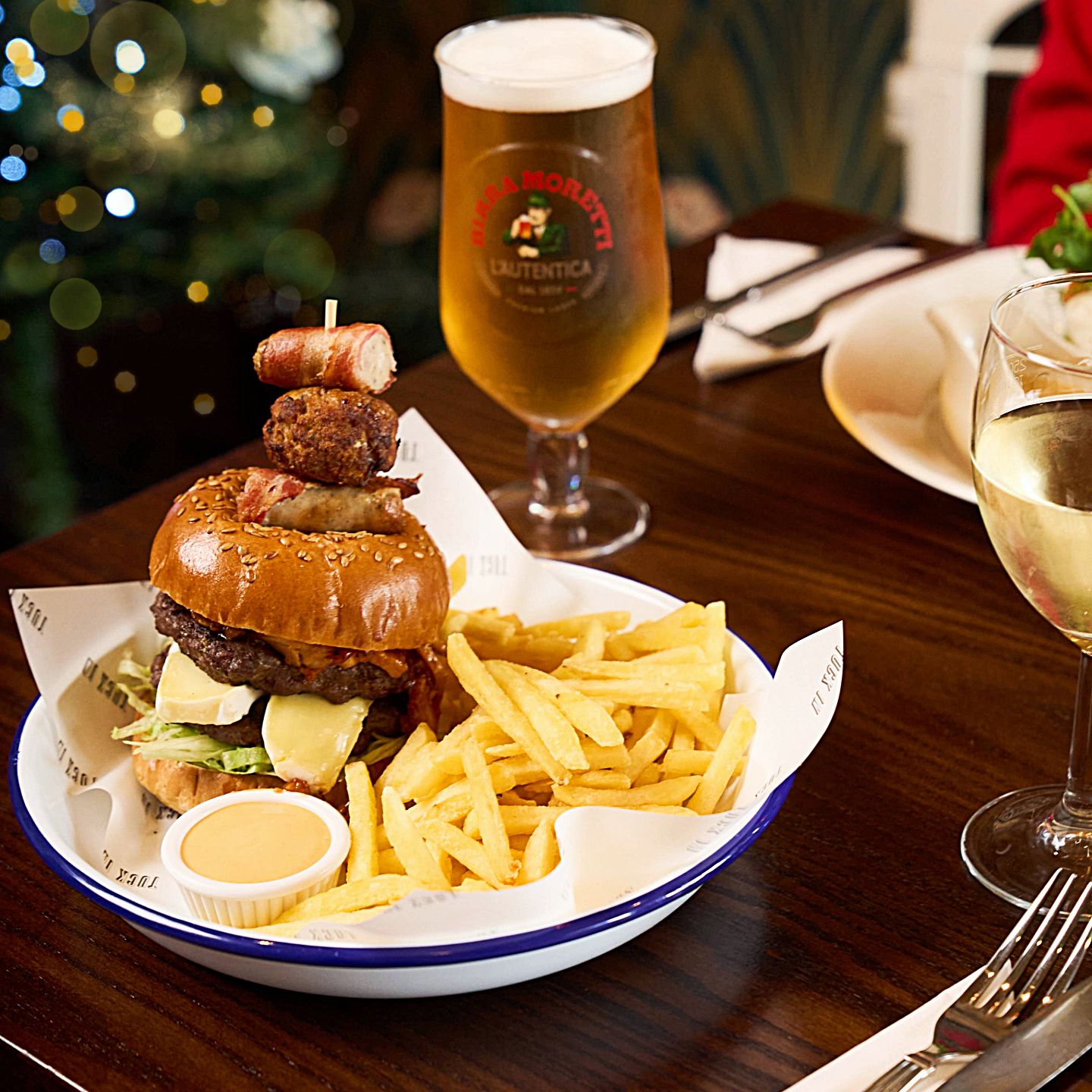 Festive Lunch & Dinner at The George & Dragon in Alrewas, Burton upon Trent
